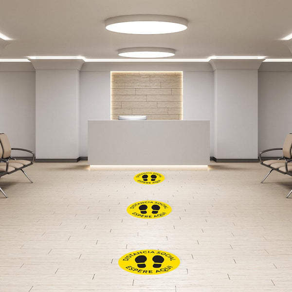 Etiquetas De Piso de Distancia Social De Pie Aquí Amarillo